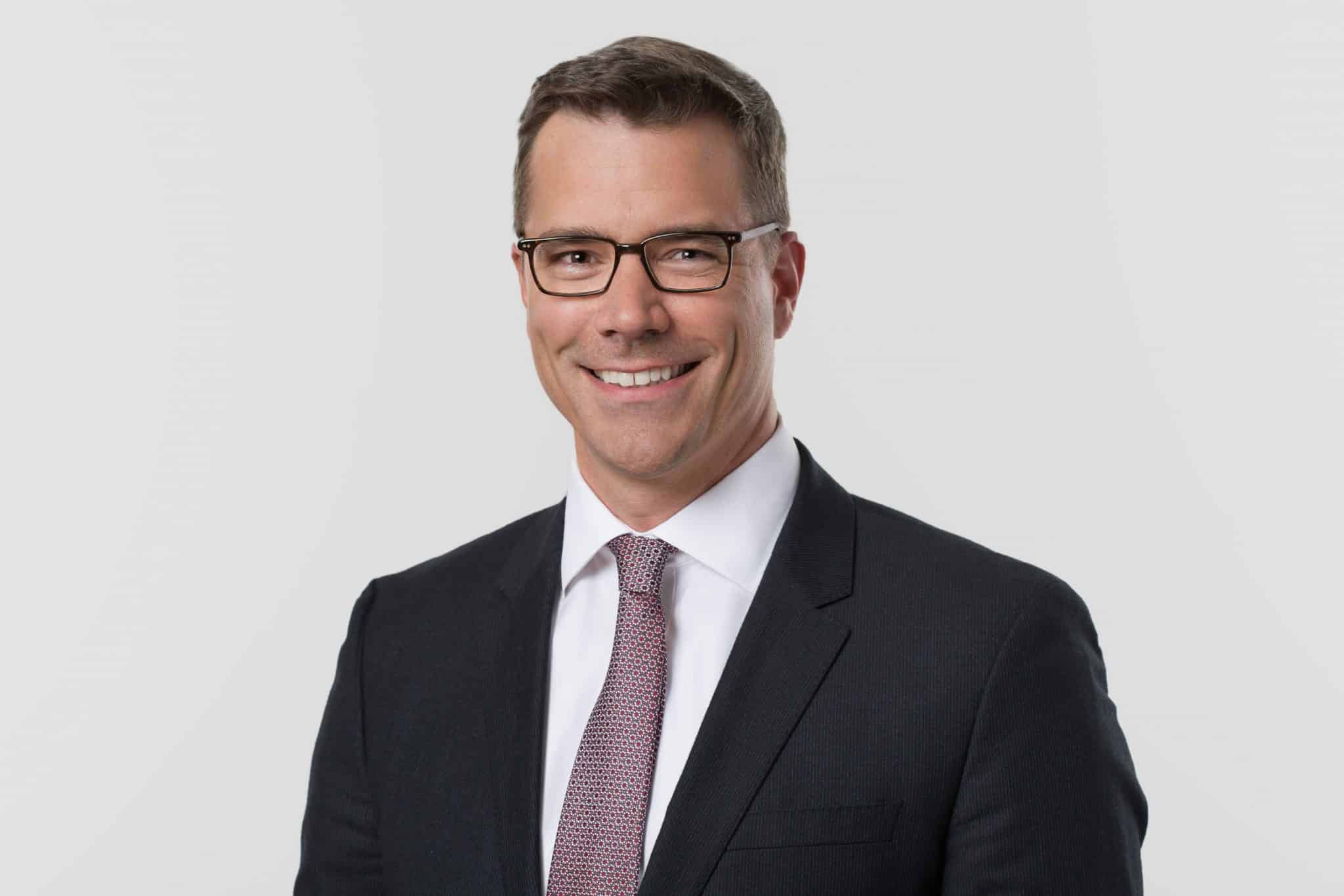 aDr. Wolf Bussian_ Allen & Overy FYB Financial Yearbook