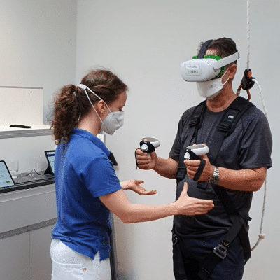 Foto: Virtual-Reality-Therapie mit CUREO® in den Segeberger Kliniken in Bad Segeberg (© CUREO)