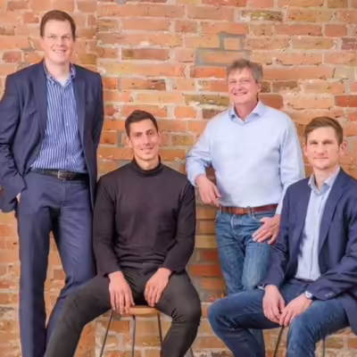 Foto: Die vier Aignostics-Gründer: (v.l.) Frederik Klauschen, Maximilian Alber, Klaus-Robert Müller und Viktor Matyas (Foto: Aignostics)