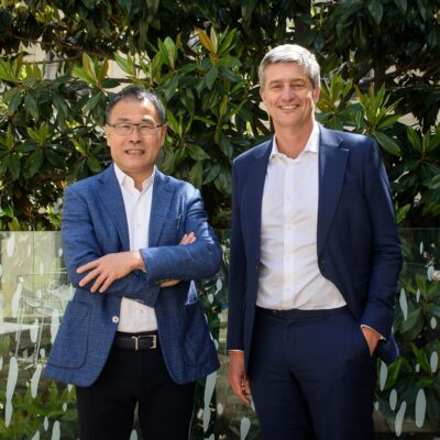 Foto: v. l. Mingpo Cai, Gründer und Vorsitzender von Cathay Capital und Cathay Innovation, Denis Barrier, Mitbegründer von Cathay Innovation