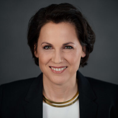 Foto: Dr. Barbara Koch-Schulte, Partnerin bei POELLATH in München (© POELLATH)